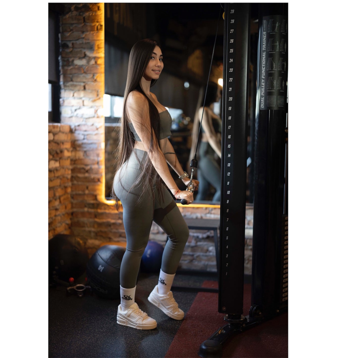 CONJUNTO VERDE OLIVO