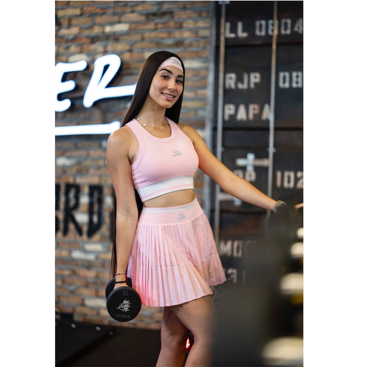 CONJUNTO DE SAYA ROSADO