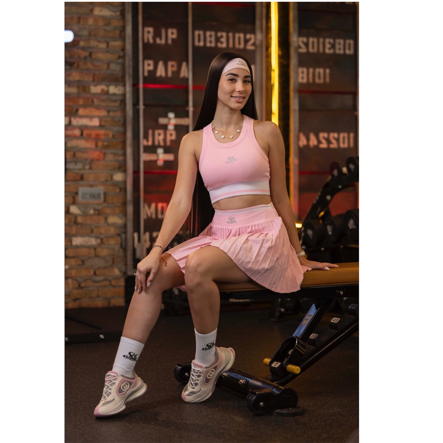 CONJUNTO DE SAYA ROSADO