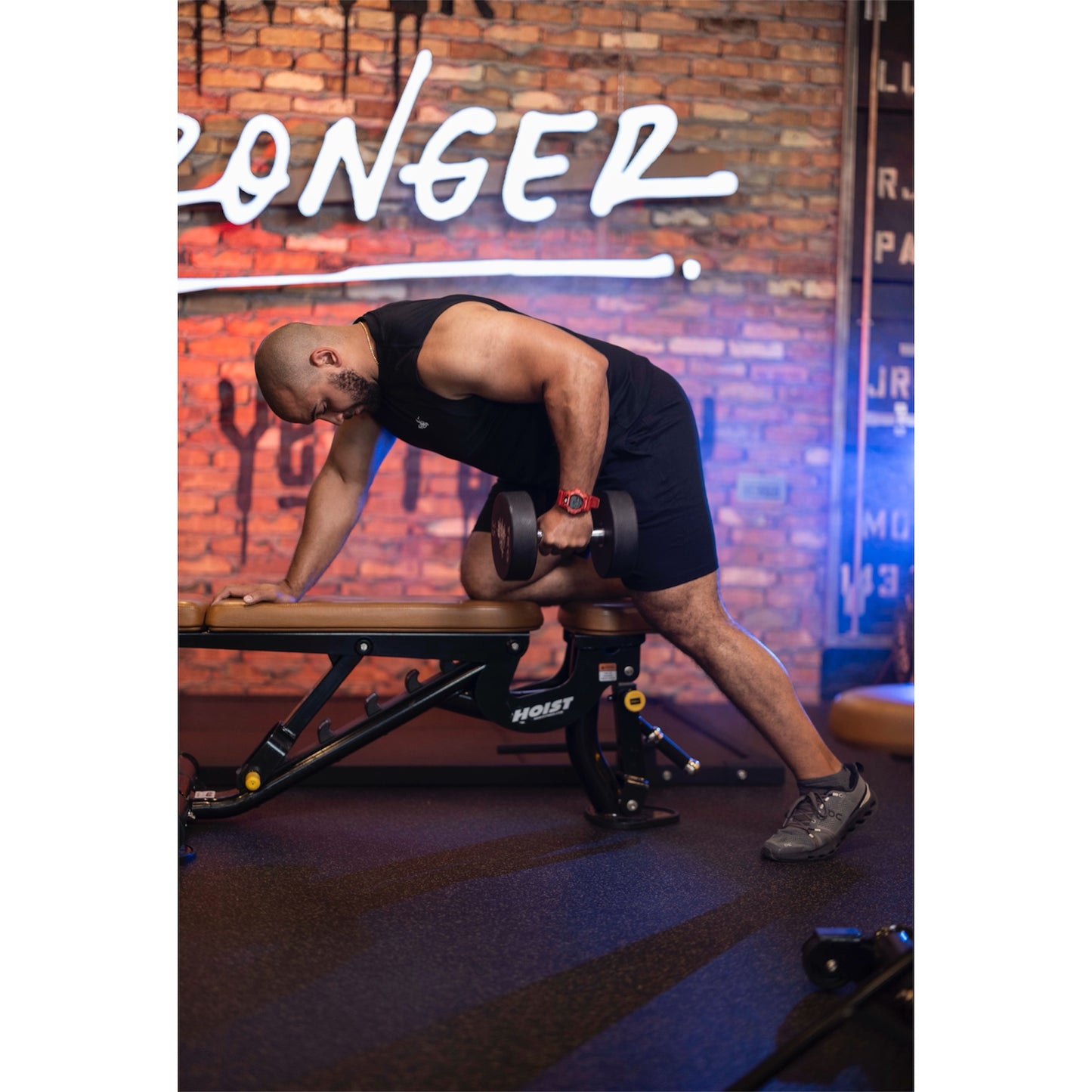 CONJUNTO NEGRO DE HOMBRE