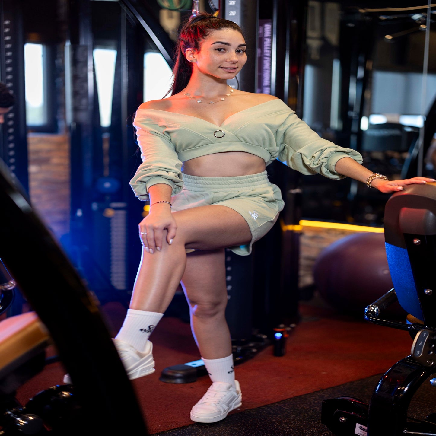 Set verde, short y crop top